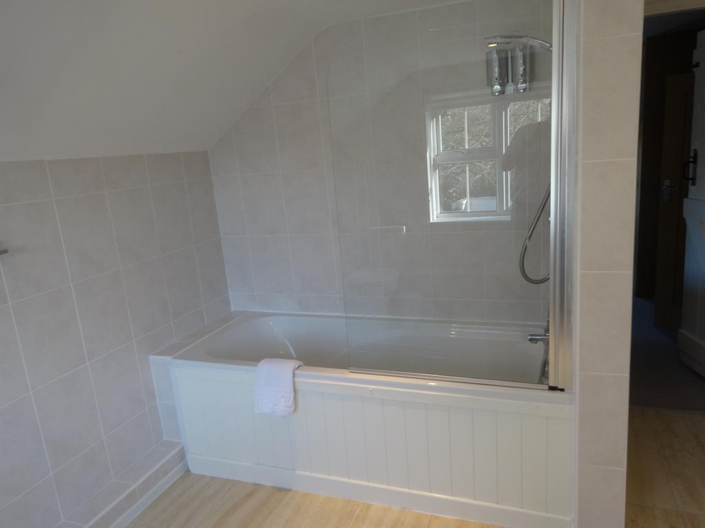 Bed and Breakfast Hunters Croft Sway Екстер'єр фото